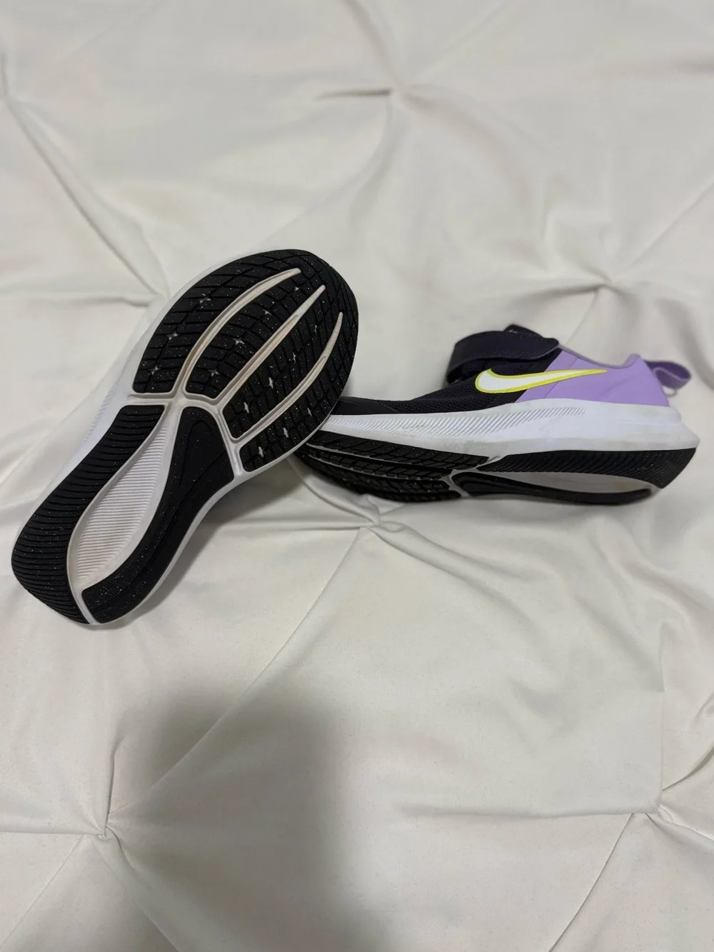 Nike Kids Black & Lilac Sneakers with Yellow Swoosh